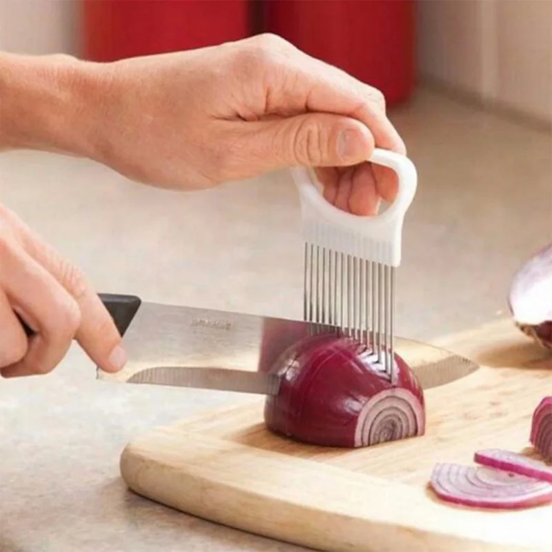 Onion Holder Slicer - この1個入りのカラフルな玉ねぎスライサーで、簡単に玉ねぎを切ります。キッチン用ステンレス製ポテトチップス・玉ねぎホルダーです。