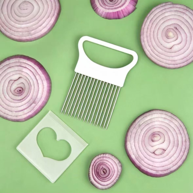 このカラフルな玉ねぎスライサーで玉ねぎを楽々スライス。キッチ - Onion Holder Slicer のレビューと価格